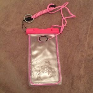 Waterproof phone case holds most Samsung/Iphone